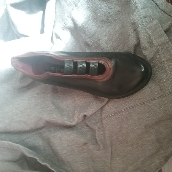 Everybody by BZ.Moda vintage leather pumps - Picture 3 of 6